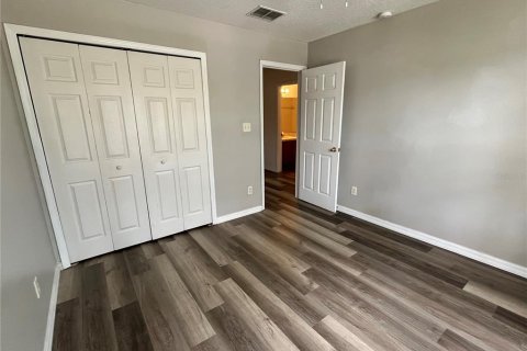 House in Oviedo, Florida 5 bedrooms, 229 sq.m. № 2100337 - photo 13