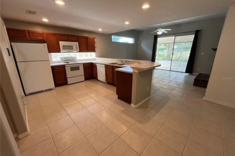 House in Oviedo, Florida 5 bedrooms, 229 sq.m. № 2100337 - photo 4