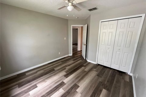 House in Oviedo, Florida 5 bedrooms, 229 sq.m. № 2100337 - photo 15