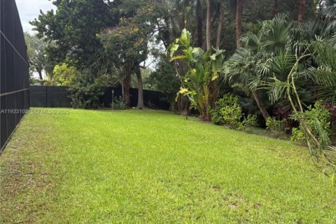 House in Palmetto Bay, Florida 4 bedrooms, 350.06 sq.m. № 2077025 - photo 11