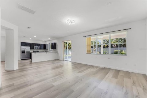 House in Orlando, Florida 4 bedrooms, 268.02 sq.m. № 1586805 - photo 19