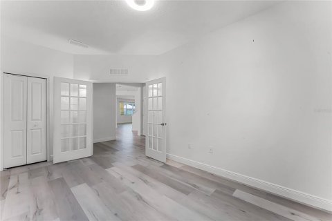 House in Orlando, Florida 4 bedrooms, 268.02 sq.m. № 1586805 - photo 7