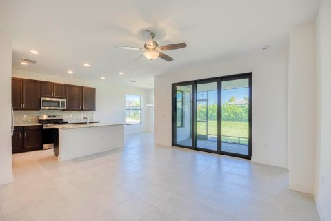Villa ou maison à vendre à Port St. Lucie, Floride: 2 chambres, 125.88 m2 № 2082404 - photo 4