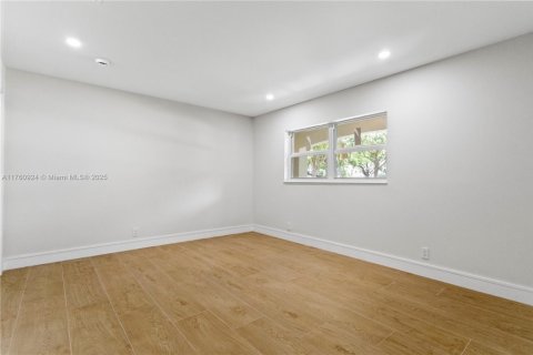 House in Pompano Beach, Florida 3 bedrooms, 204.38 sq.m. № 1697306 - photo 29