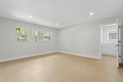 House in Pompano Beach, Florida 3 bedrooms, 204.38 sq.m. № 1697306 - photo 17
