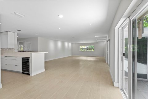 House in Pompano Beach, Florida 3 bedrooms, 204.38 sq.m. № 1697306 - photo 11