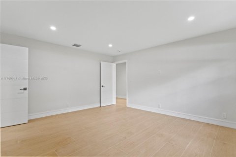House in Pompano Beach, Florida 3 bedrooms, 204.38 sq.m. № 1697306 - photo 19