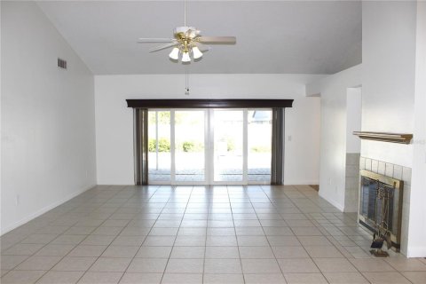 House in Brandon, Florida 3 bedrooms, 164.72 sq.m. № 2236246 - photo 12