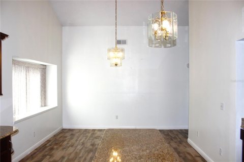 House in Brandon, Florida 3 bedrooms, 164.72 sq.m. № 2236246 - photo 8