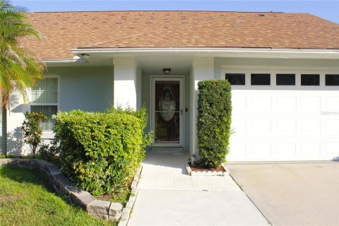 House in Brandon, Florida 3 bedrooms, 164.72 sq.m. № 2236246 - photo 4