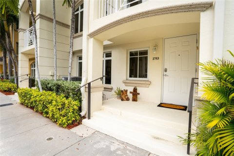 Adosado en venta en Aventura, Florida, 2 dormitorios, 162.11 m2 № 1732030 - foto 4