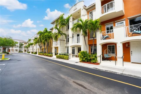 Adosado en venta en Aventura, Florida, 2 dormitorios, 162.11 m2 № 1732030 - foto 2