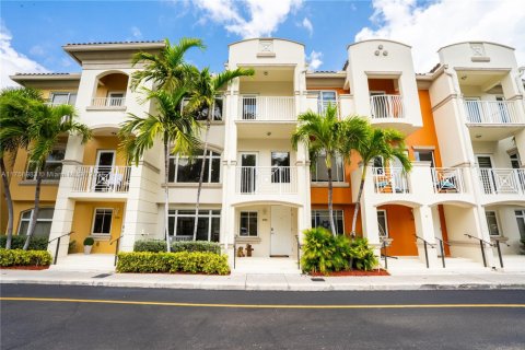 Adosado en venta en Aventura, Florida, 2 dormitorios, 162.11 m2 № 1732030 - foto 1