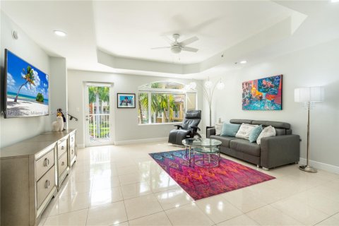Adosado en venta en Aventura, Florida, 2 dormitorios, 162.11 m2 № 1732030 - foto 16