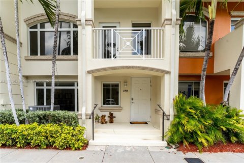 Adosado en venta en Aventura, Florida, 2 dormitorios, 162.11 m2 № 1732030 - foto 3