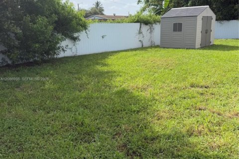 Villa ou maison à louer à Miami Gardens, Floride: 3 chambres, 104.05 m2 № 2357648 - photo 6