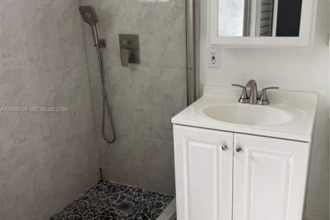 Villa ou maison à louer à Miami Gardens, Floride: 3 chambres, 104.05 m2 № 2357648 - photo 4