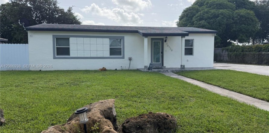 Villa ou maison à Miami Gardens, Floride 3 chambres, 104.05 m2 № 2357648