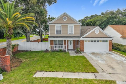 Villa ou maison à louer à Lake Mary, Floride: 4 chambres, 152.36 m2 № 2148538 - photo 2