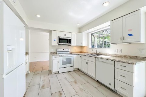 Villa ou maison à louer à Lake Mary, Floride: 4 chambres, 152.36 m2 № 2148538 - photo 21