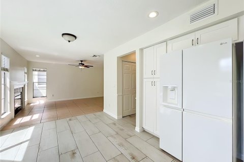 Villa ou maison à louer à Lake Mary, Floride: 4 chambres, 152.36 m2 № 2148538 - photo 23