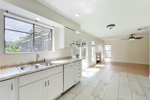 Villa ou maison à louer à Lake Mary, Floride: 4 chambres, 152.36 m2 № 2148538 - photo 18