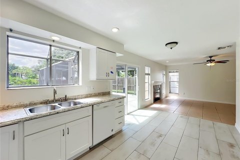Villa ou maison à louer à Lake Mary, Floride: 4 chambres, 152.36 m2 № 2148538 - photo 17