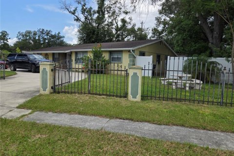 Villa ou maison à vendre à Tampa, Floride: 4 chambres, 185.9 m2 № 1909217 - photo 1