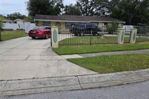 Villa ou maison à vendre à Tampa, Floride: 4 chambres, 185.9 m2 № 1909217 - photo 2