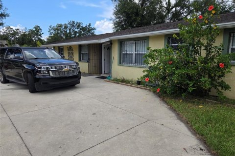 Villa ou maison à vendre à Tampa, Floride: 4 chambres, 185.9 m2 № 1909217 - photo 5