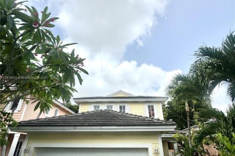 House in Homestead, Florida 5 bedrooms, 201.6 sq.m. № 1805948 - photo 1