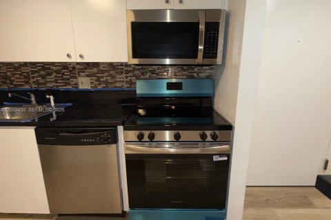 Copropriété à louer à Miami, Floride: 1 chambre, 62.34 m2 № 2252548 - photo 4
