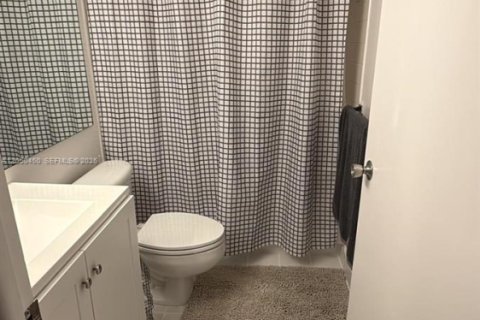 Copropriété à louer à Miami, Floride: 1 chambre, 62.34 m2 № 2252548 - photo 7