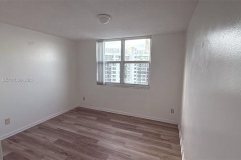 Copropriété à louer à Miami, Floride: 1 chambre, 62.34 m2 № 2252548 - photo 8