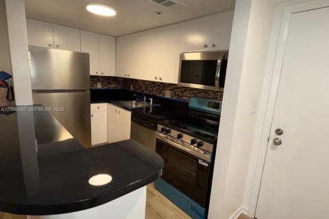 Copropriété à louer à Miami, Floride: 1 chambre, 62.34 m2 № 2252548 - photo 5