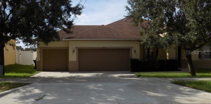 Villa ou maison à Clermont, Floride 3 chambres, 217.76 m2 № 1852910