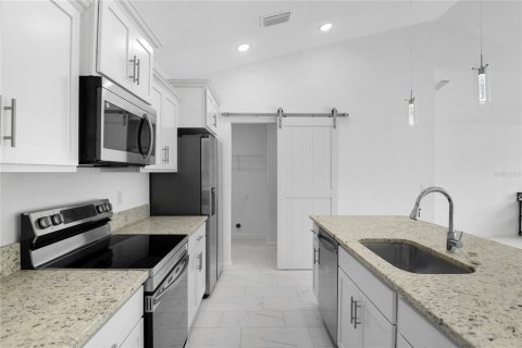 Casa en venta en Kissimmee, Florida, 4 dormitorios, 162.3 m2 № 1636608 - foto 10