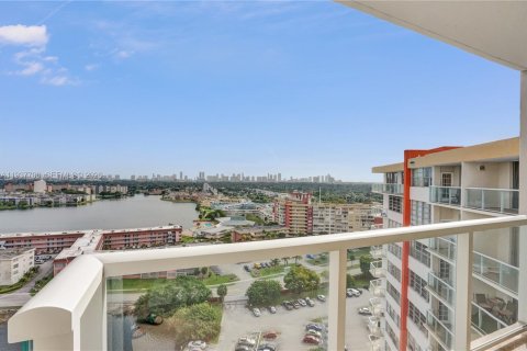 Condominio en alquiler en Miami, Florida, 1 dormitorio, 79.99 m2 № 1995789 - foto 21