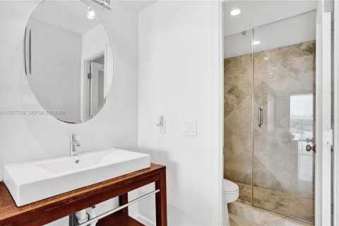 Condominio en alquiler en Miami, Florida, 1 dormitorio, 79.99 m2 № 1995789 - foto 13