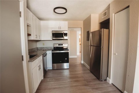 Condominio en alquiler en Winter Park, Florida, 1 dormitorio, 77.57 m2 № 1914064 - foto 7