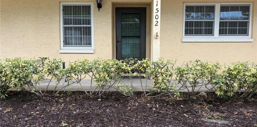 House in Clearwater, Florida 2 bedrooms, 86.86 sq.m. № 2200796
