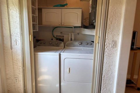 House in Clearwater, Florida 2 bedrooms, 86.86 sq.m. № 2200796 - photo 19