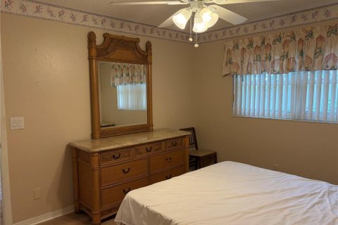 House in Clearwater, Florida 2 bedrooms, 86.86 sq.m. № 2200796 - photo 11