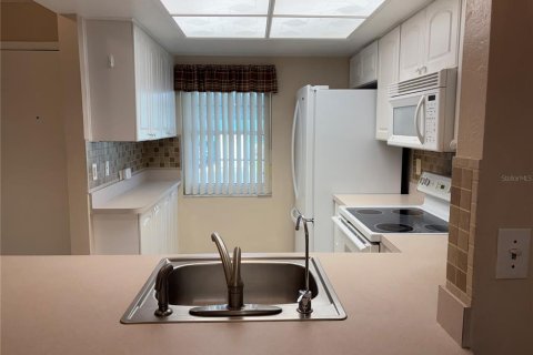 House in Clearwater, Florida 2 bedrooms, 86.86 sq.m. № 2200796 - photo 5