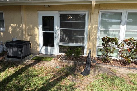 House in Clearwater, Florida 2 bedrooms, 86.86 sq.m. № 2200796 - photo 21