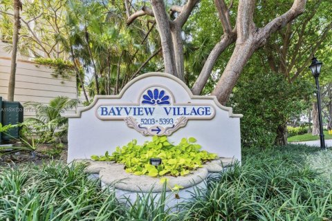 Copropriété à vendre à Miami Beach, Floride: 3 chambres, 254.55 m2 № 1861785 - photo 2