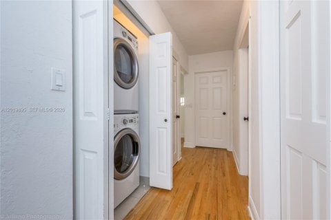 Снять в аренду виллу или дом в Майами, Флорида 3 спальни, 120.77м2, № 2256749 - фото 26