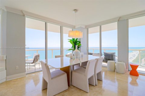 Copropriété à louer à Miami Beach, Floride: 3 chambres, 163.6 m2 № 1867720 - photo 2