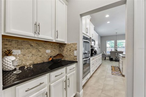 House in Windermere, Florida 5 bedrooms, 346.06 sq.m. № 2237763 - photo 13