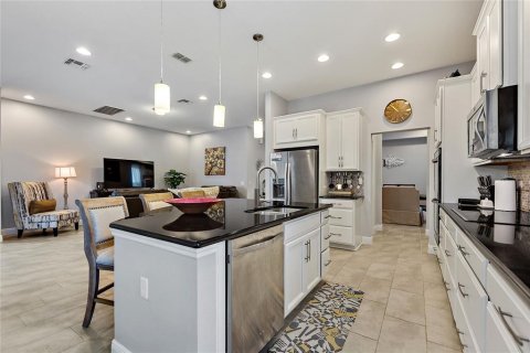 House in Windermere, Florida 5 bedrooms, 346.06 sq.m. № 2237763 - photo 11